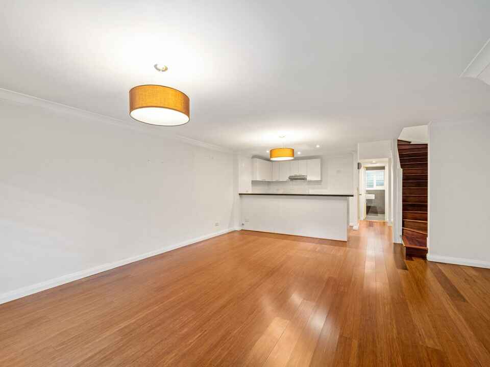 5/2 Kensington Mews Waterloo