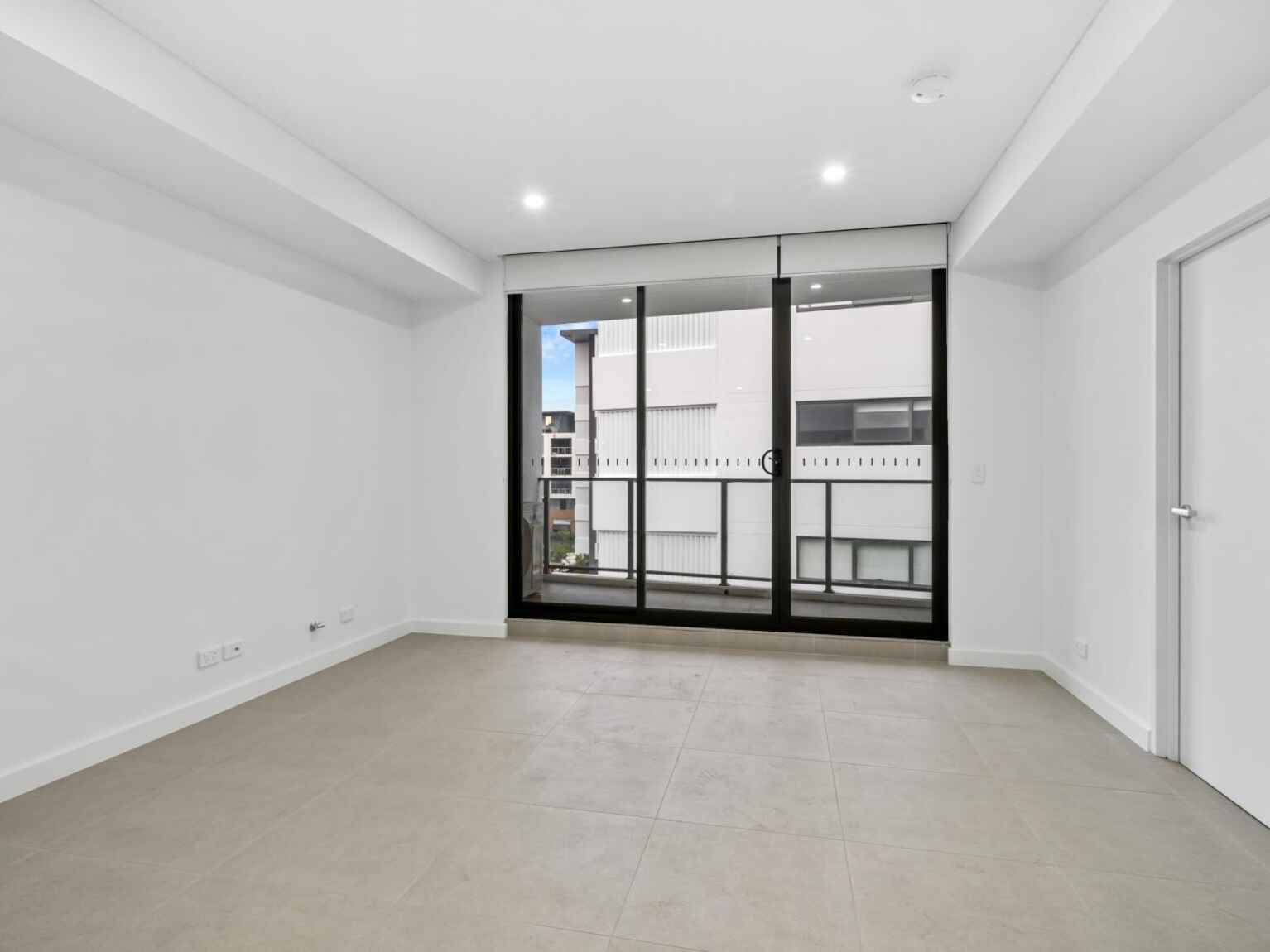 303/1 Madden Close Botany