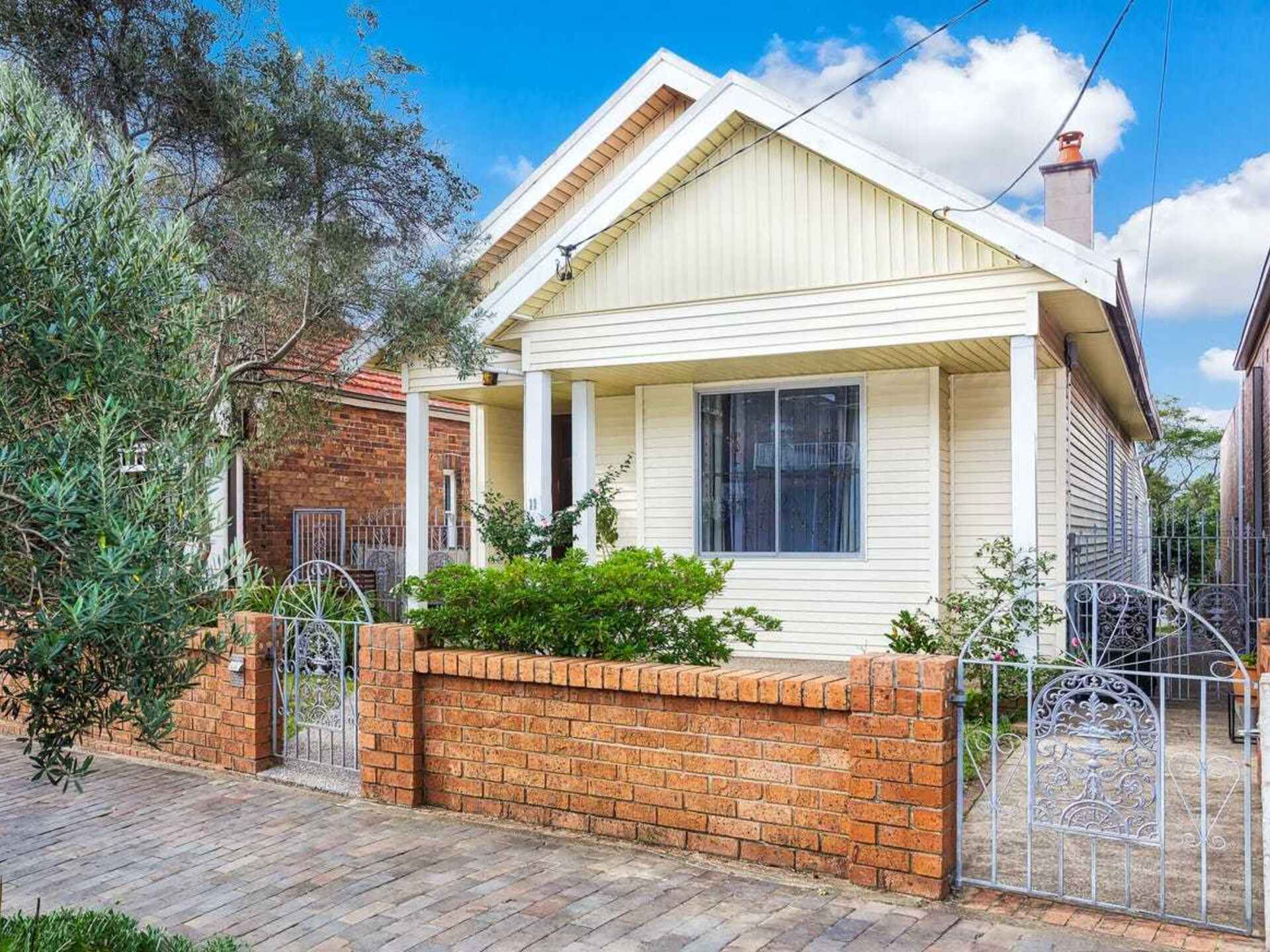 11 Hillcrest Street Tempe