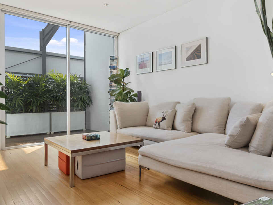 21/1 Danks Street Waterloo