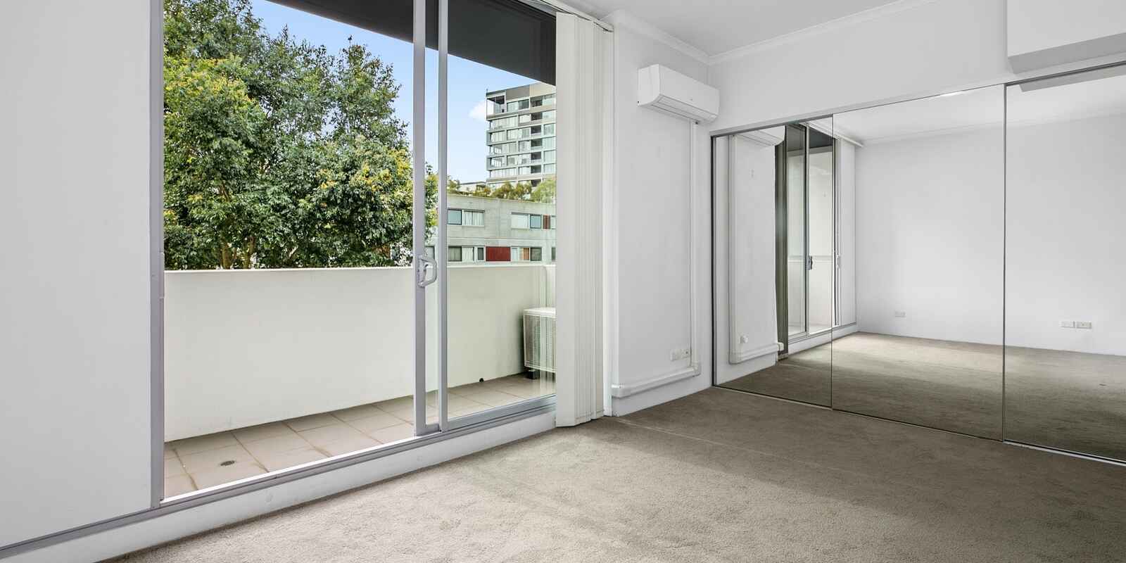 3/4 Hutchinson Walk Zetland