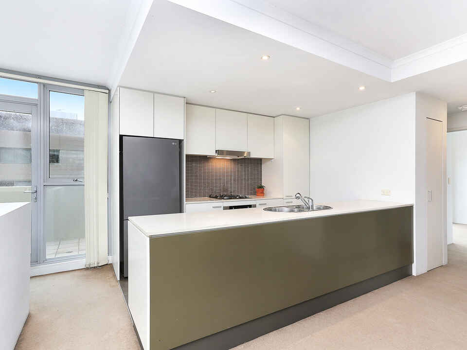 27/4 Hutchinson Walk Zetland