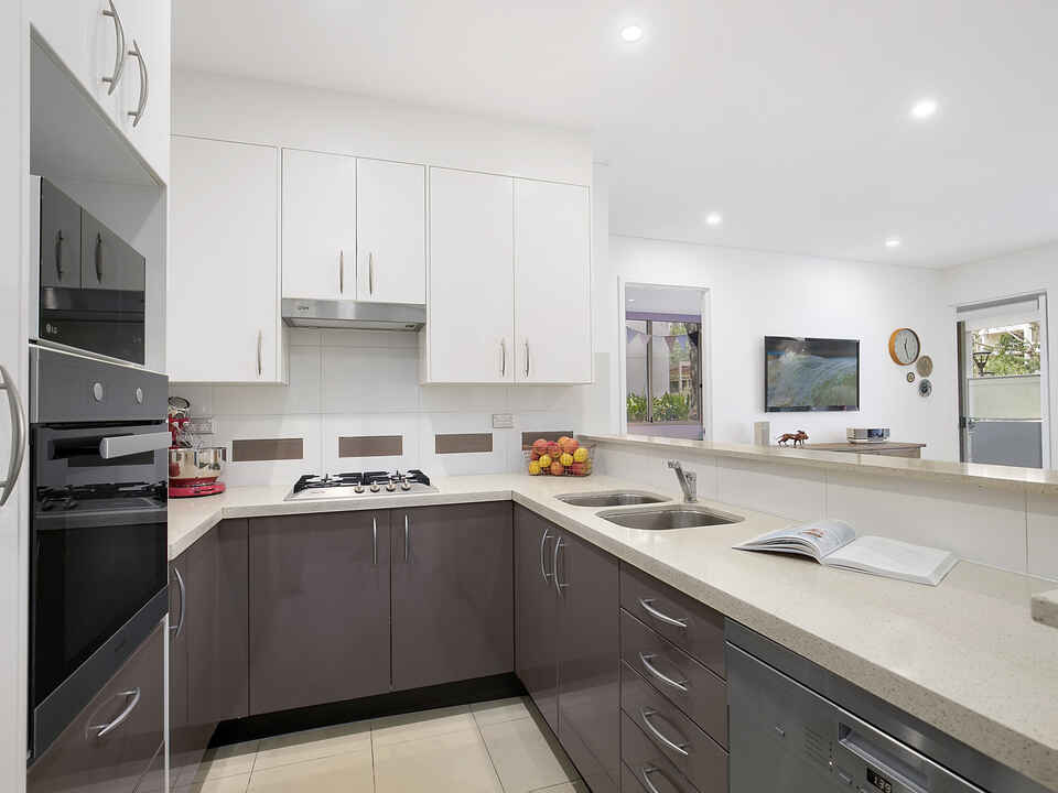 13/22 Crystal Street Waterloo