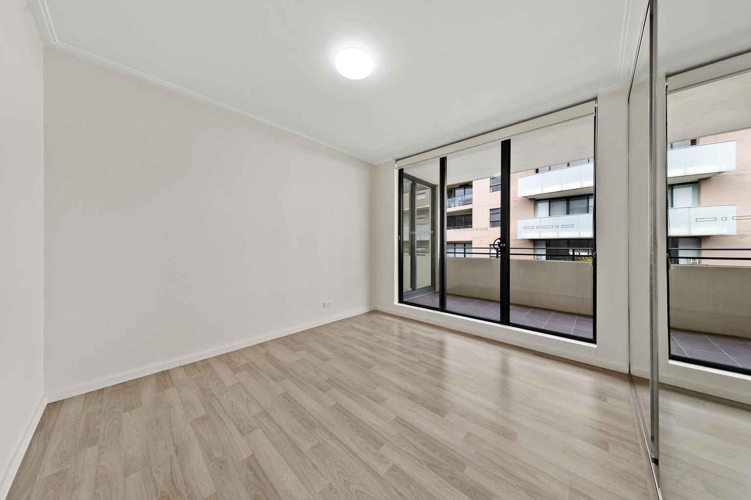 B405/9 Hunter Street Waterloo