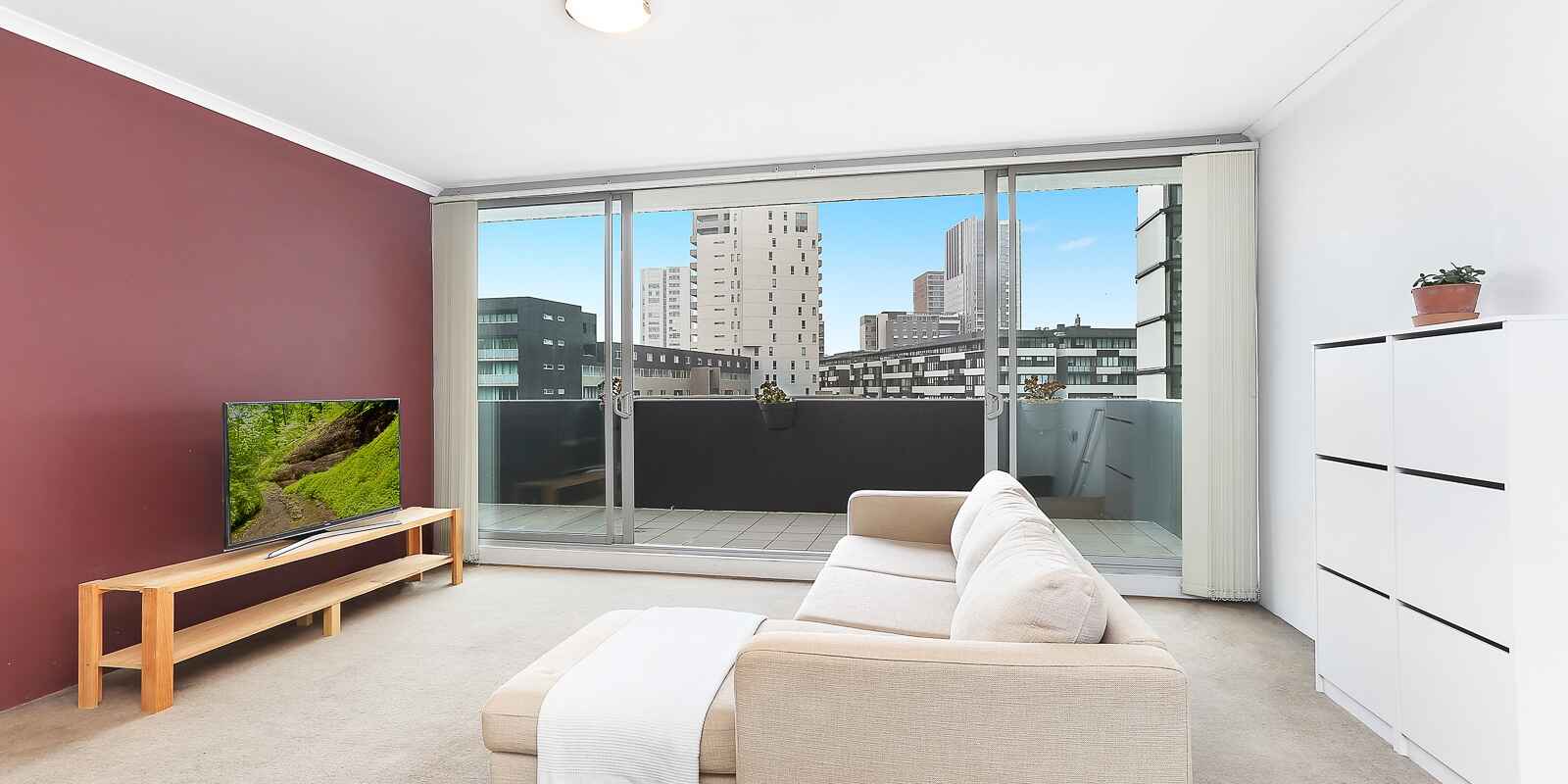 27/4 Hutchinson Walk Zetland