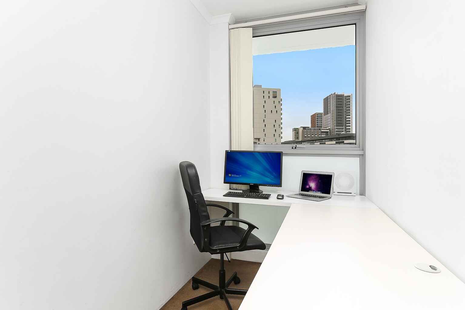 27/4 Hutchinson Walk Zetland