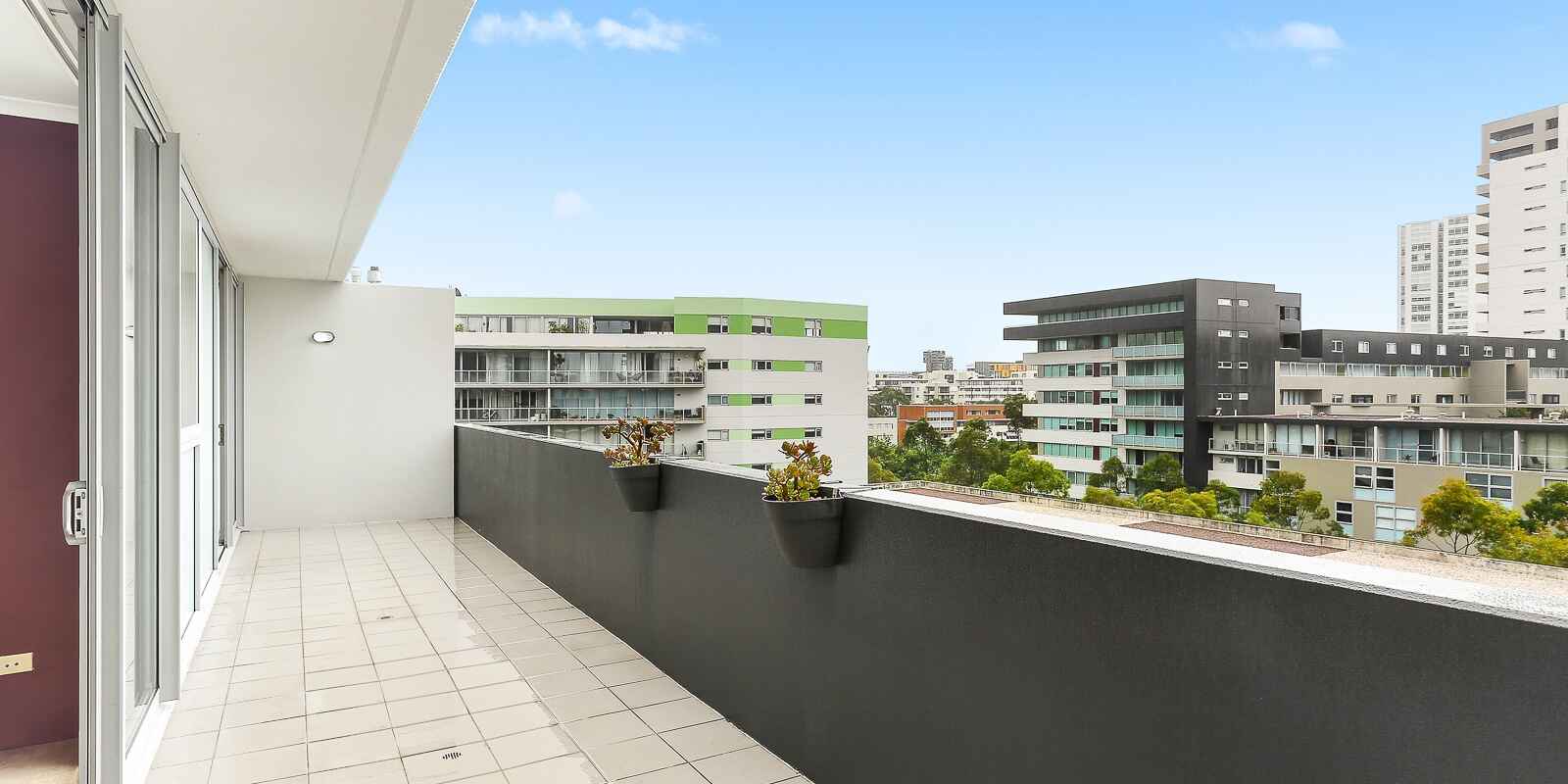 27/4 Hutchinson Walk Zetland