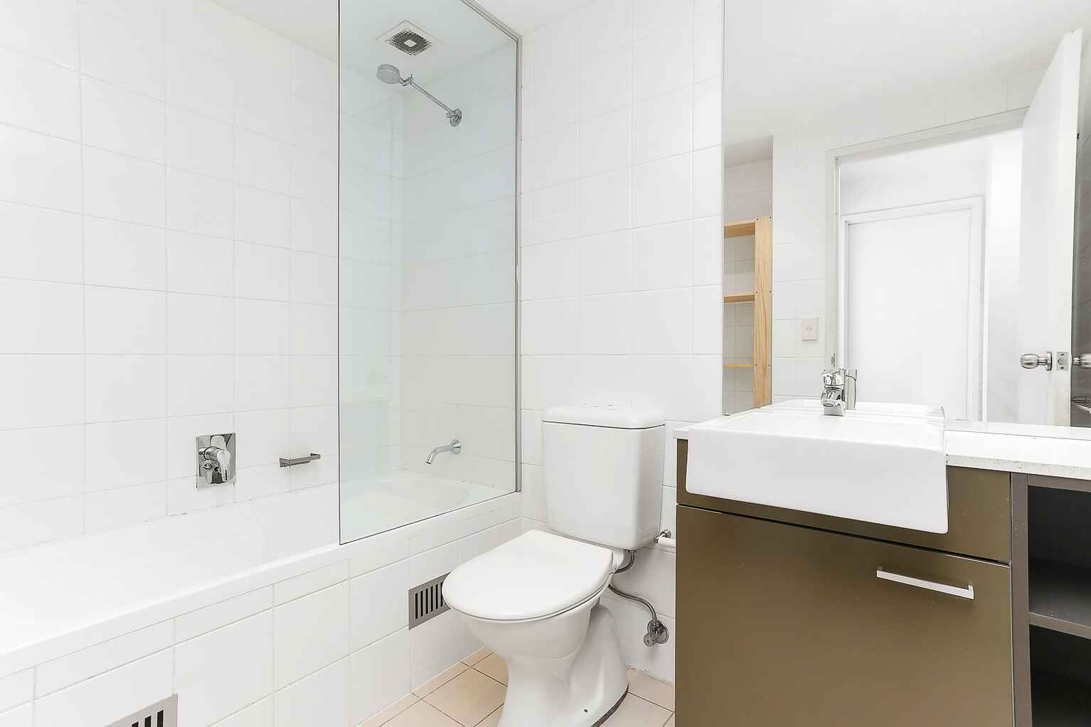 27/4 Hutchinson Walk Zetland