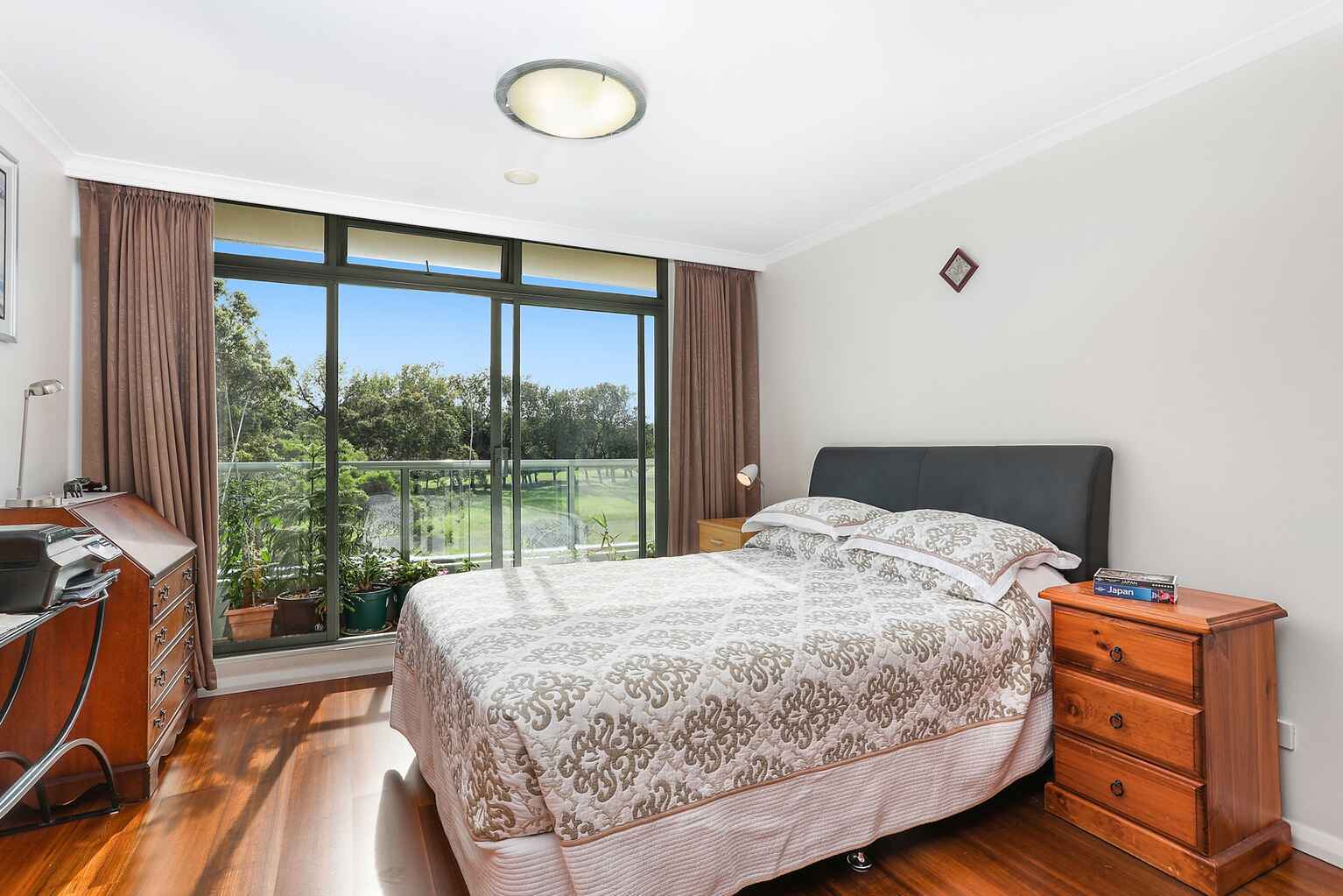 402/3 Black Lion Place Kensington