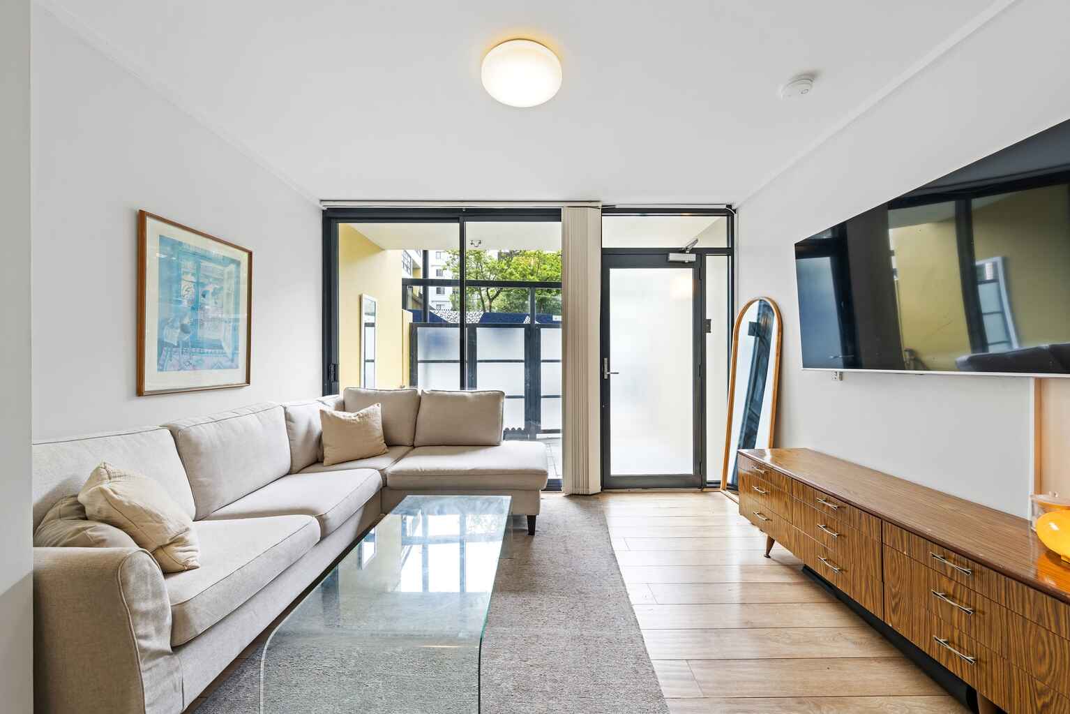 C102/2-6 Mandible Street Alexandria