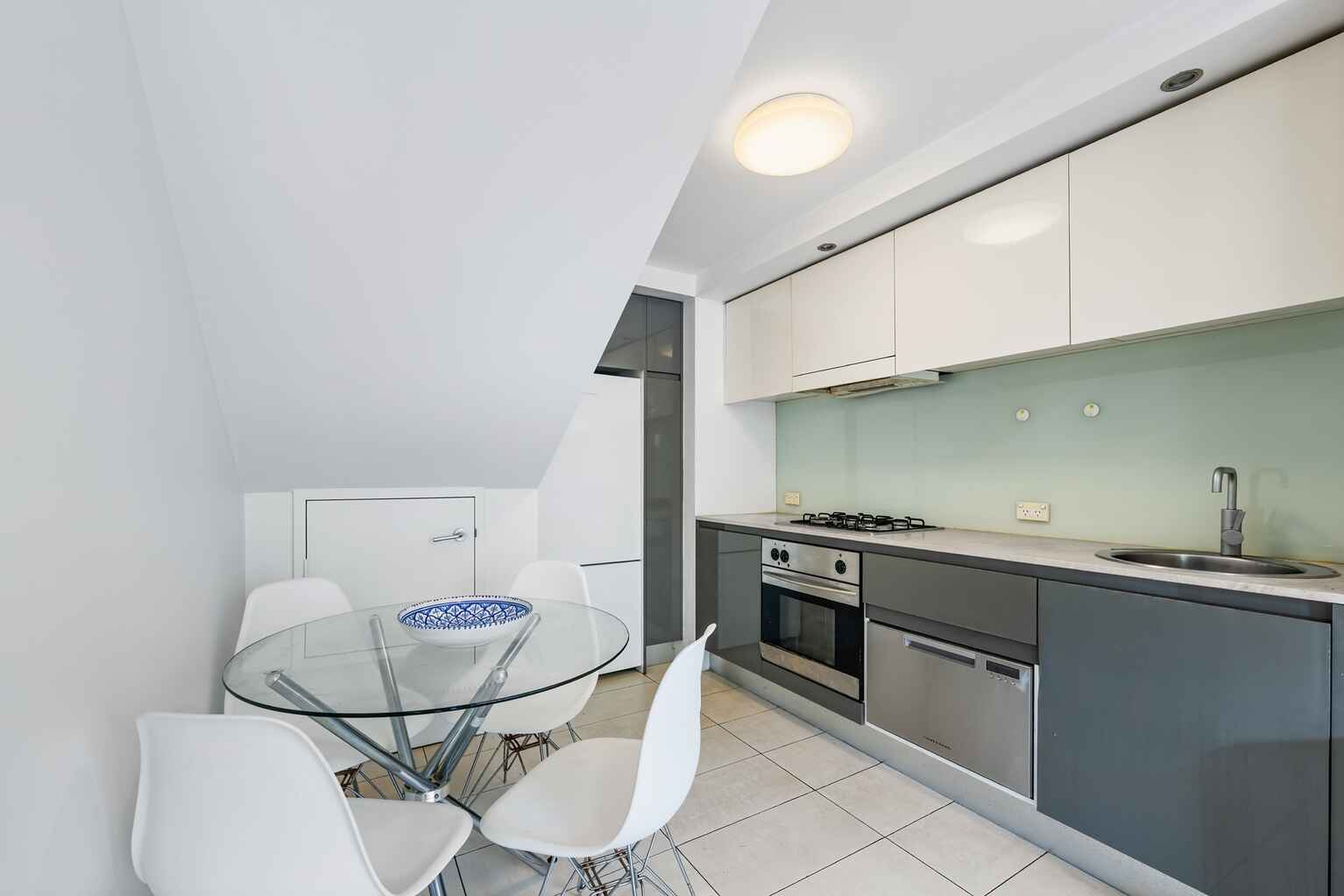 C102/2-6 Mandible Street Alexandria