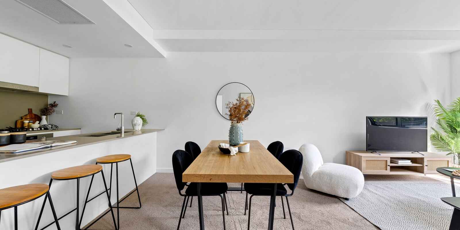 G07/19-25 Robey Street Mascot