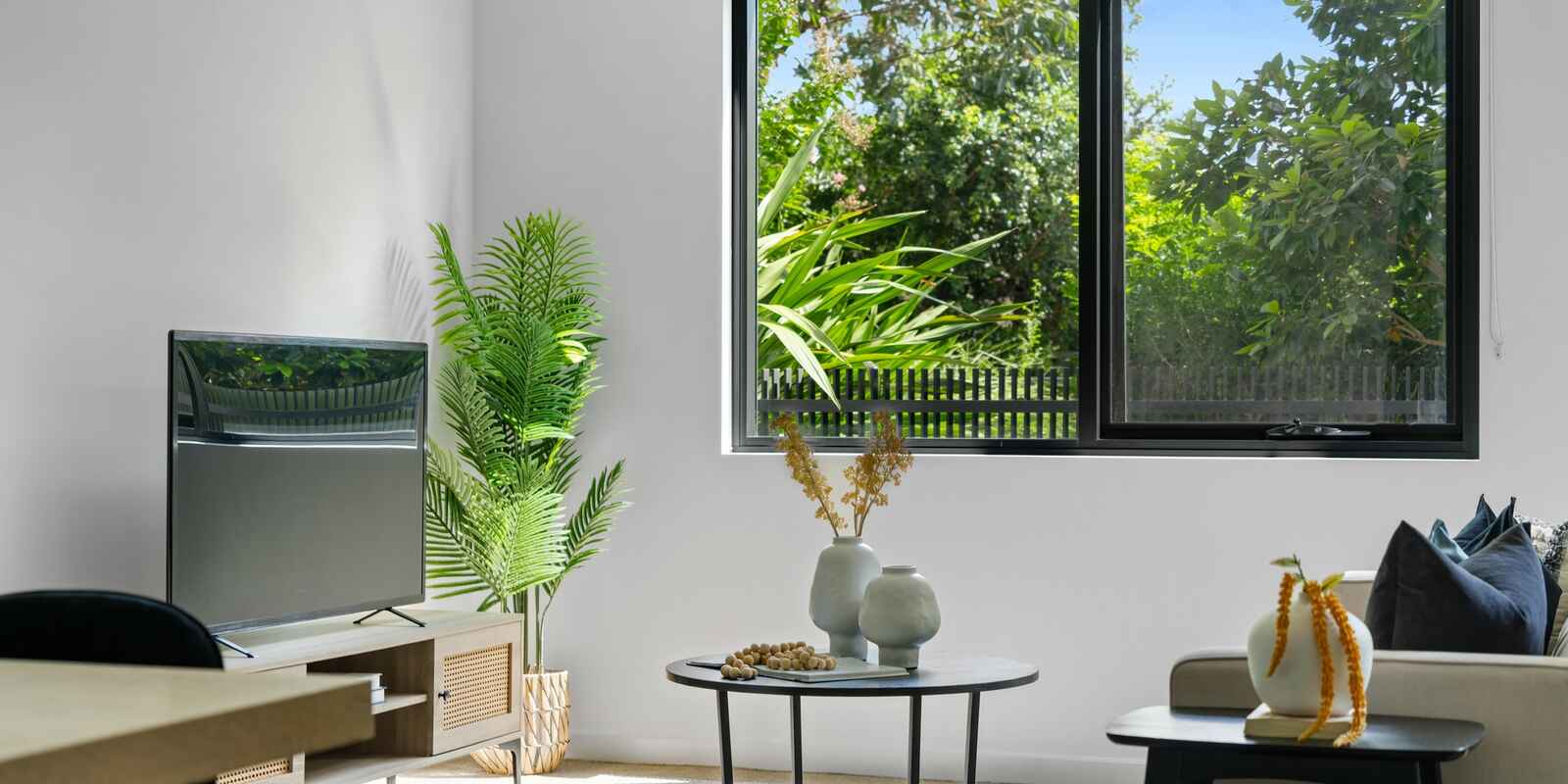 G07/19-25 Robey Street Mascot