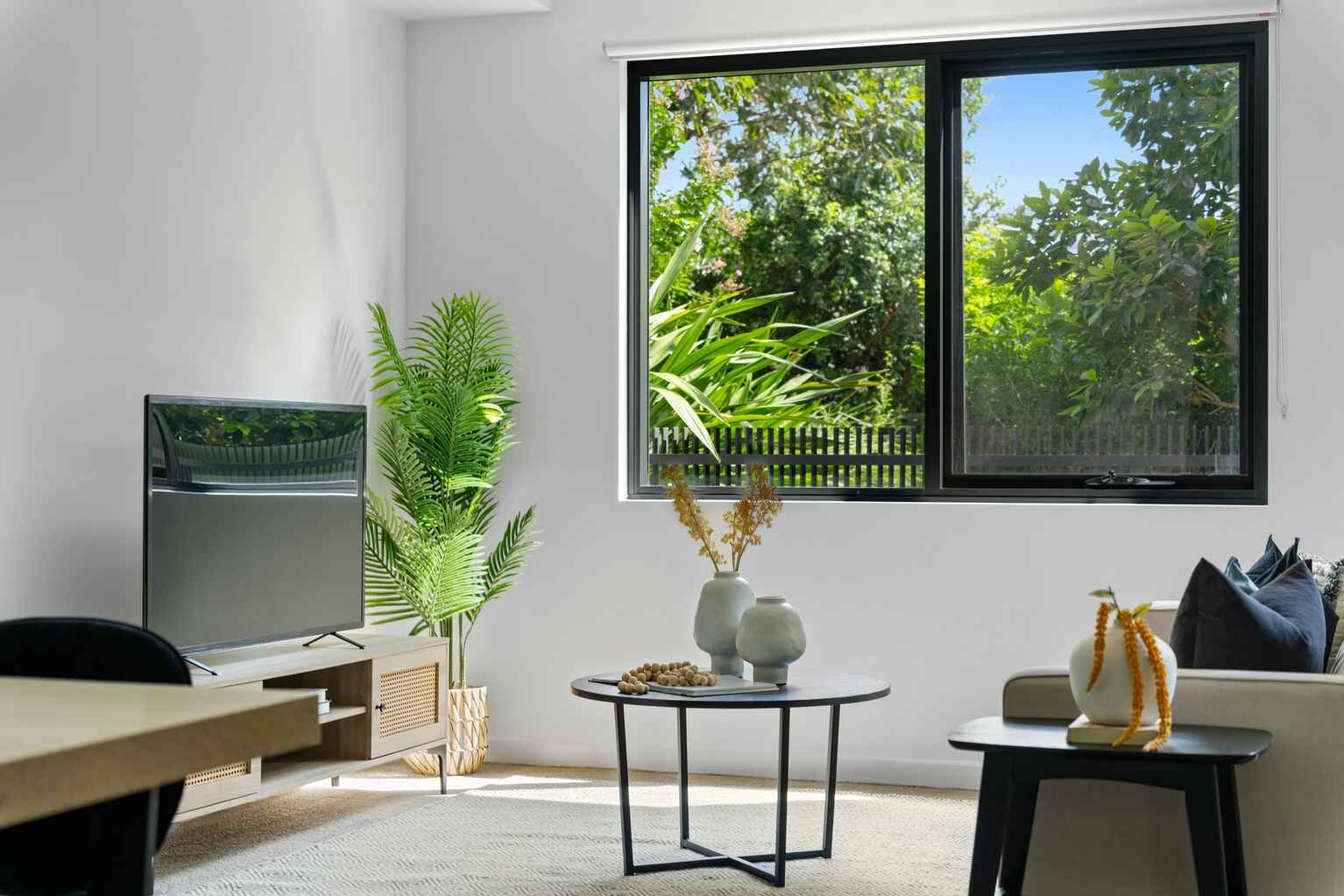 G07/19-25 Robey Street Mascot