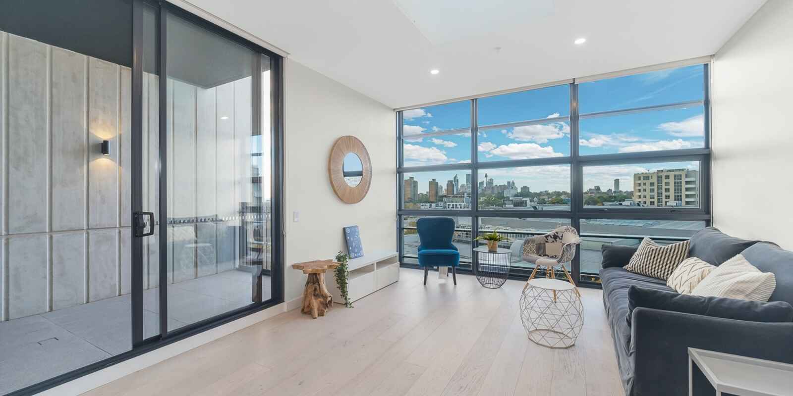 903/6 Thread Lane Waterloo 903/6 Thread Lane Waterloo