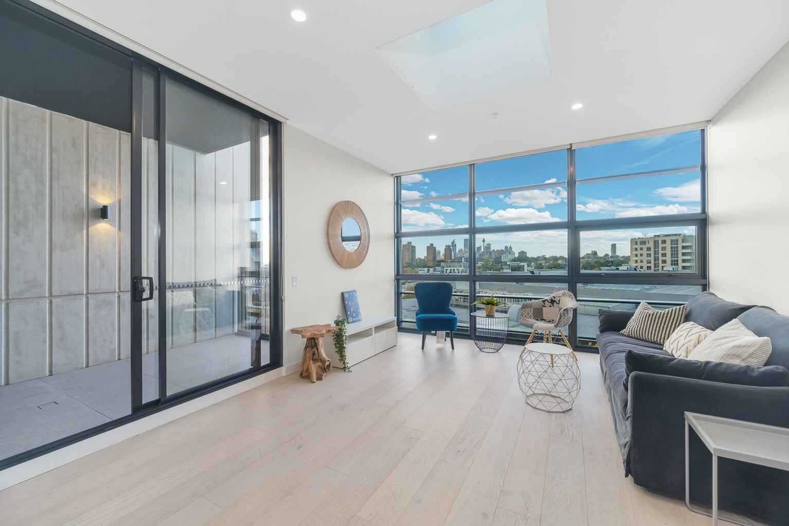 903/6 Thread Lane Waterloo 903/6 Thread Lane Waterloo