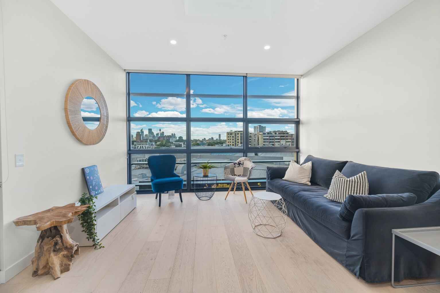 903/6 Thread Lane Waterloo 903/6 Thread Lane Waterloo