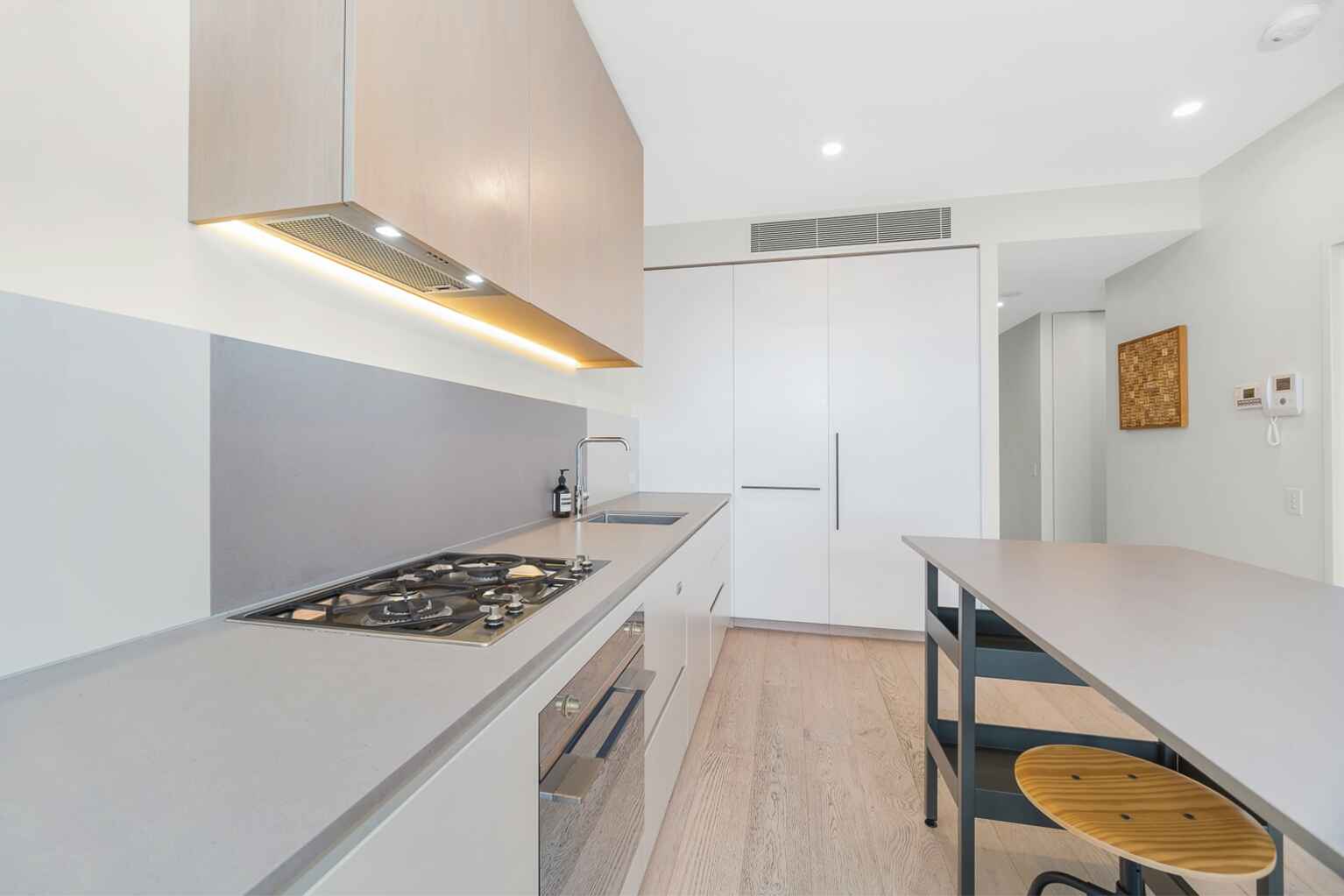 903/6 Thread Lane Waterloo 903/6 Thread Lane Waterloo