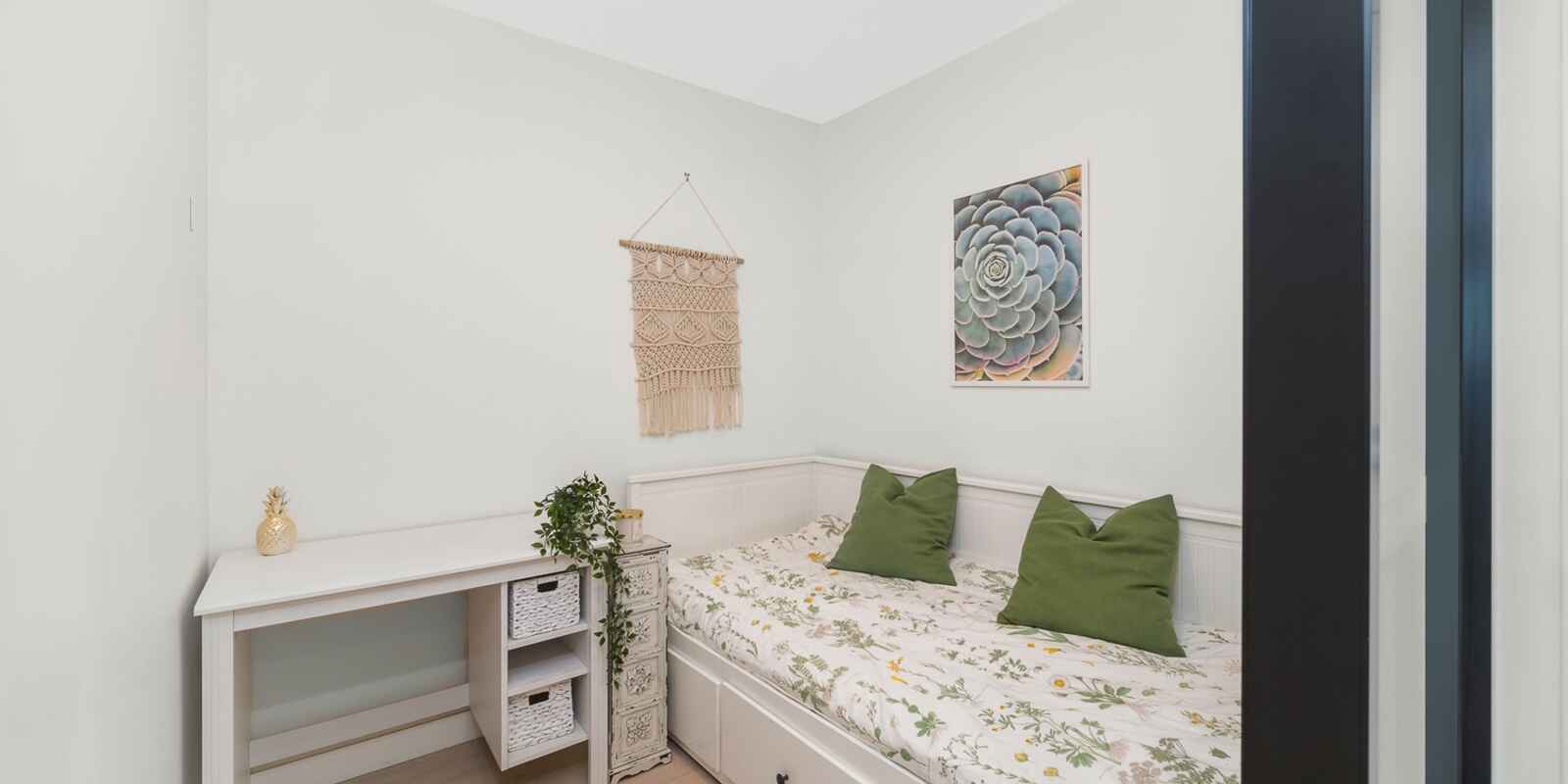 903/6 Thread Lane Waterloo 903/6 Thread Lane Waterloo