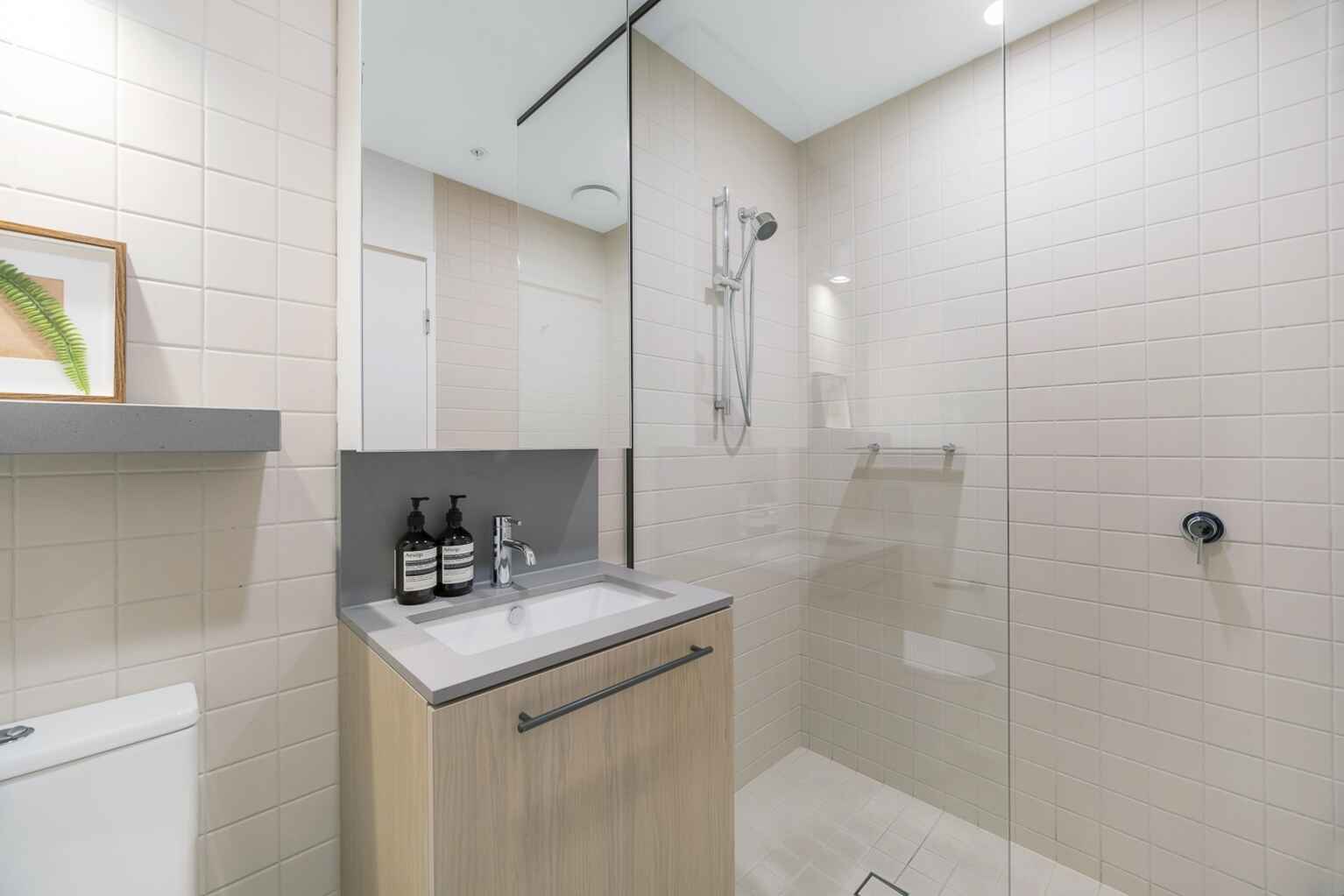 903/6 Thread Lane Waterloo 903/6 Thread Lane Waterloo