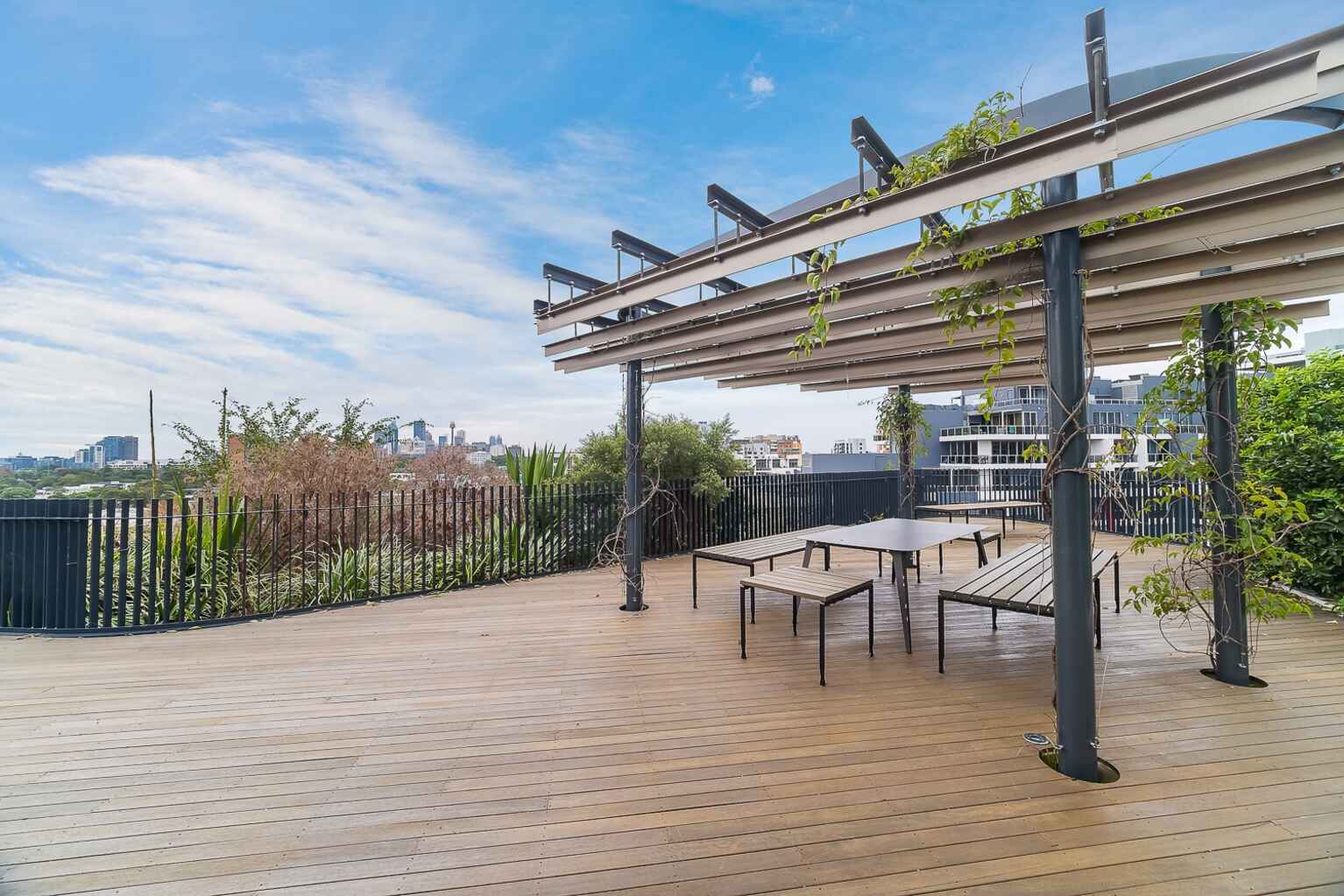 903/6 Thread Lane Waterloo 903/6 Thread Lane Waterloo