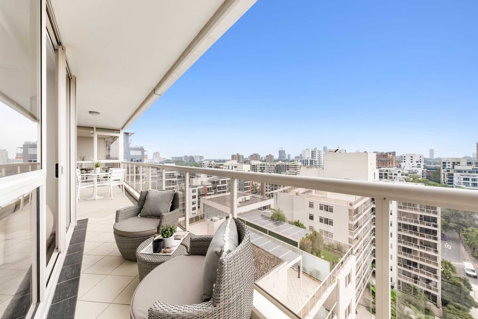 360/8 Lachlan Street Waterloo