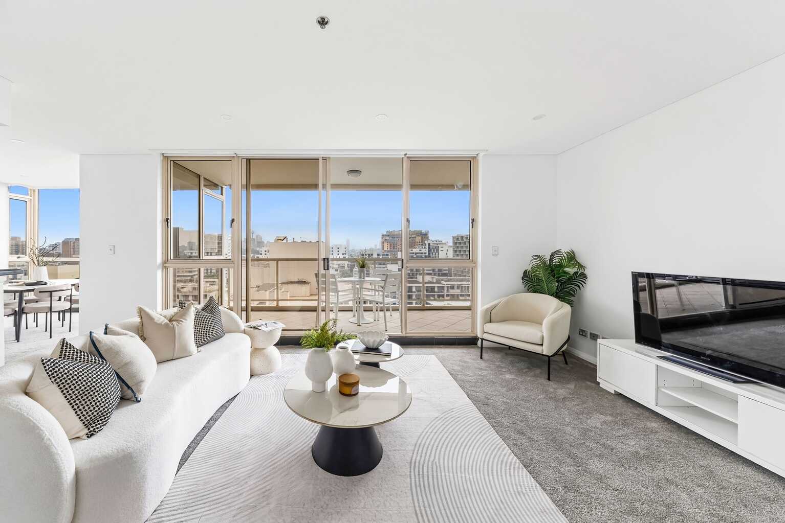 360/8 Lachlan Street Waterloo