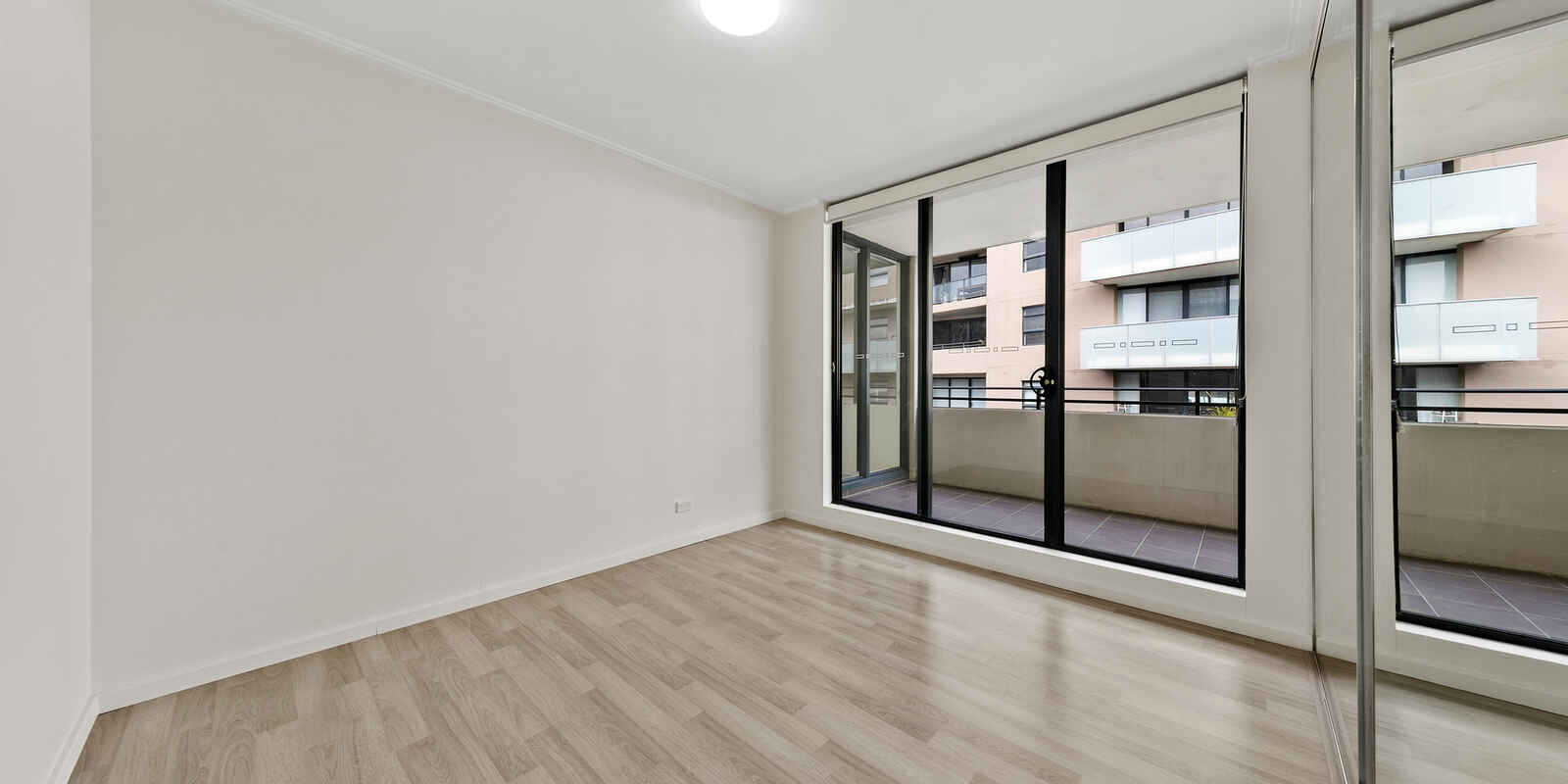 B405/9 Hunter Street Waterloo